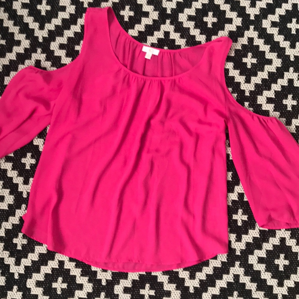 Cold shoulder top